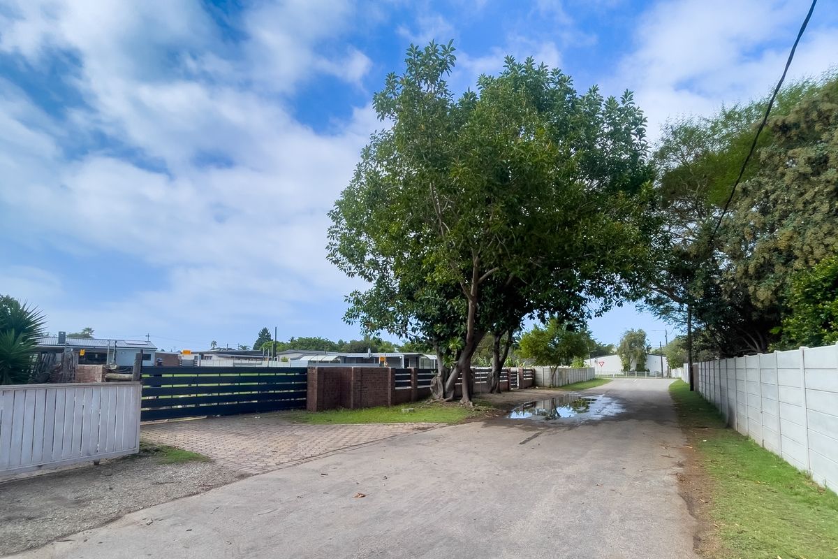 Large Flat stand near Klein Brak River - Photo 2