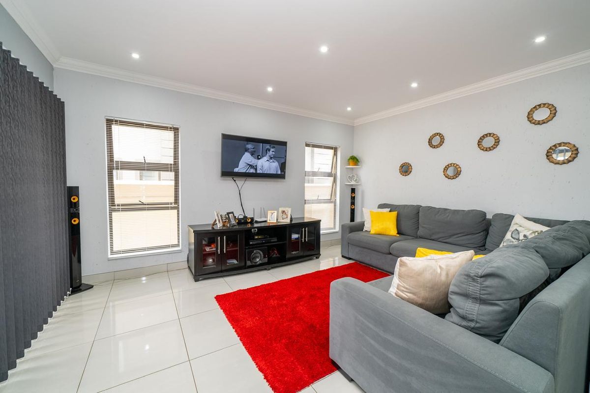Gorgeous property in Helderwyk,Brakpan - Photo 4