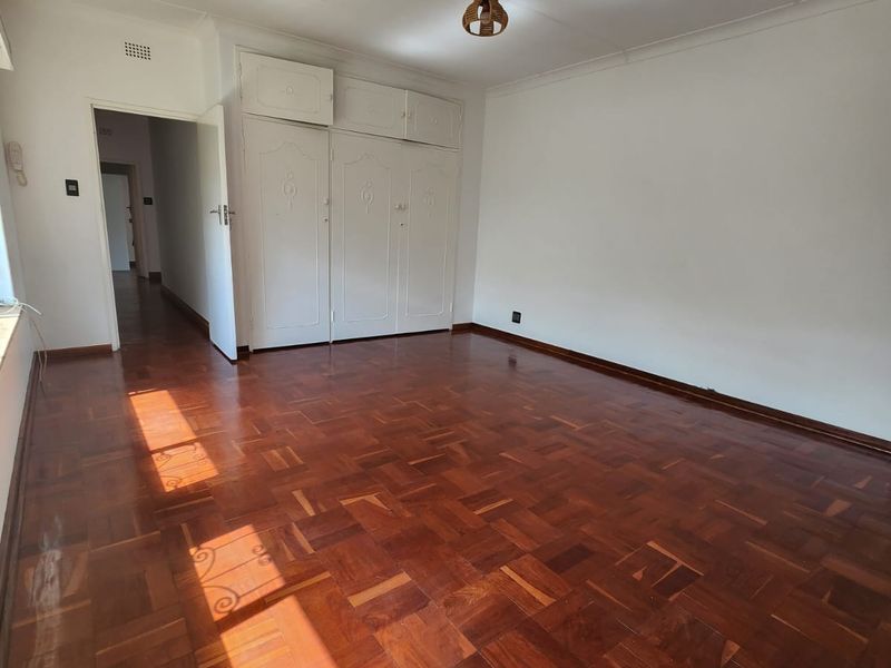 MODERN FAMILY HOME FOR SALE IN LINDEN - Photo 9