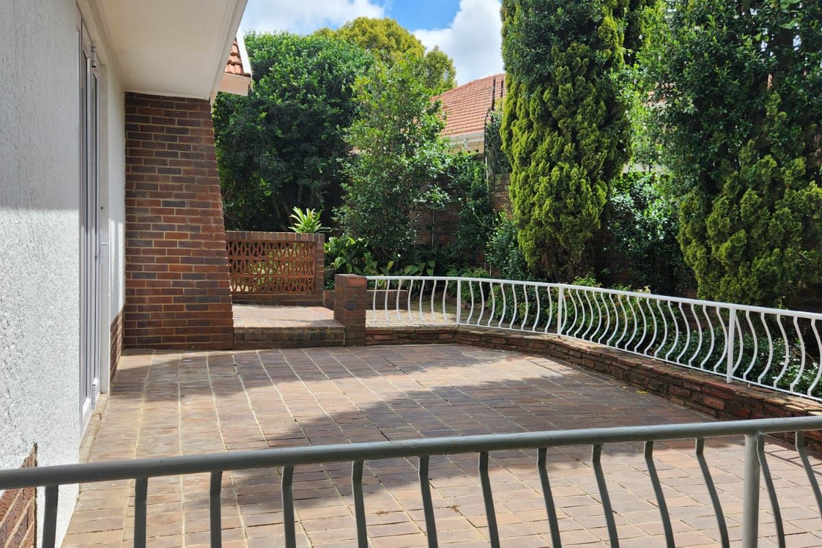 MODERN FAMILY HOME FOR SALE IN LINDEN - Photo 2