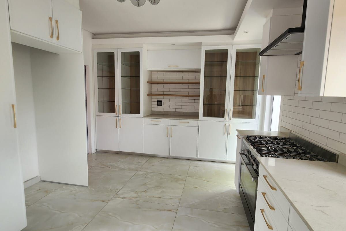 MODERN FAMILY HOME FOR SALE IN LINDEN - Photo 3