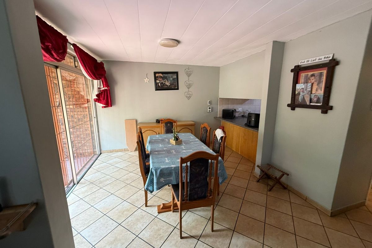 Looking for a comfortable, low-maintenance home in a great area? - Photo 3