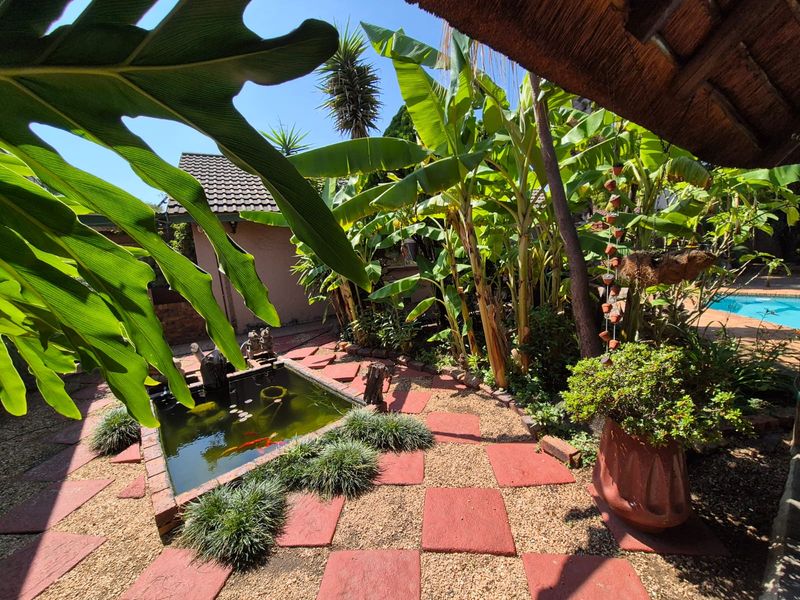 !LUXURY Home for sale!  !Escape to your dream retreat!  OR  !Perfect Opportunity for Investment! - Photo 4