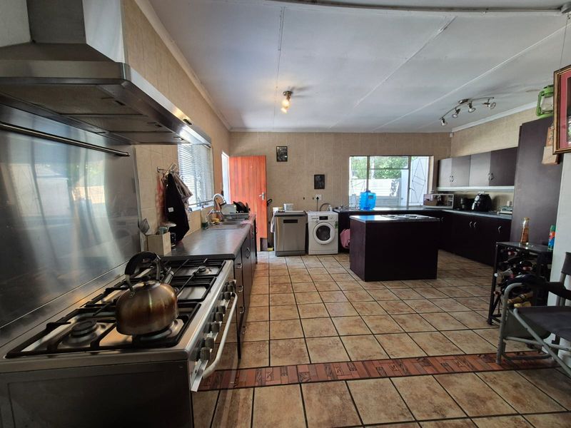 !LUXURY Home for sale!  !Escape to your dream retreat!  OR  !Perfect Opportunity for Investment! - Photo 5