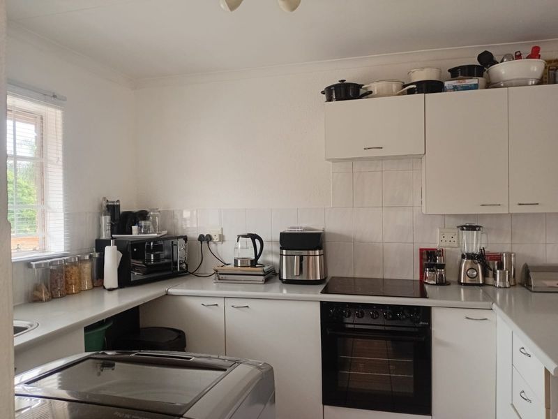 Lovely 3 Bedroom Apartment for sale! - Photo 2