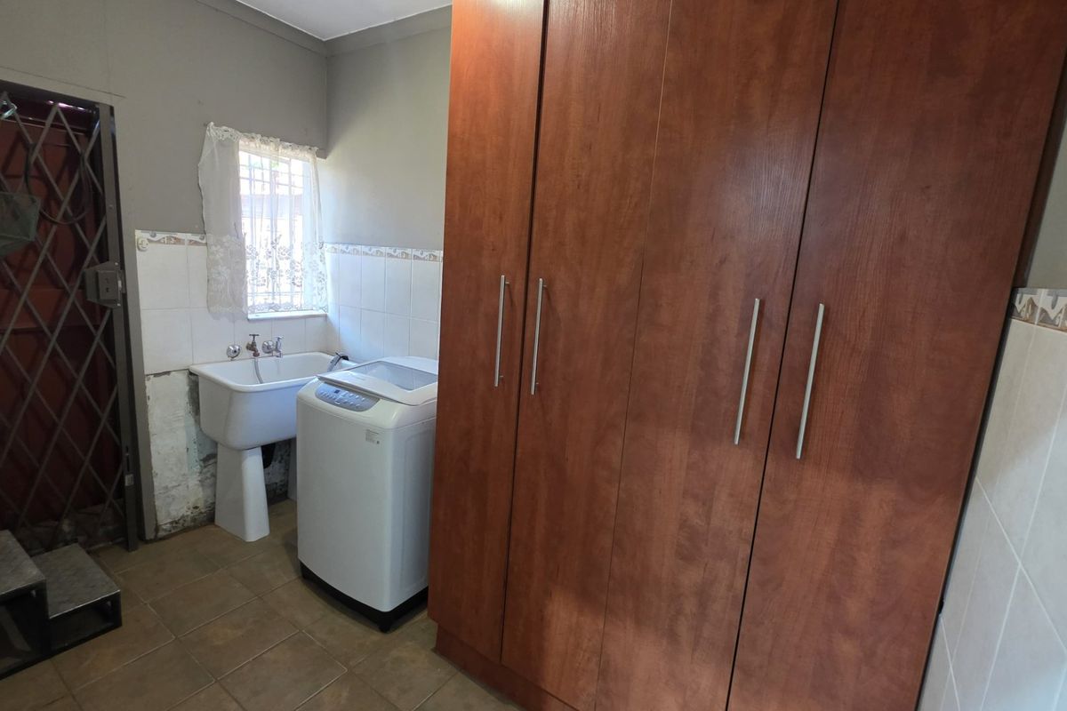 3 Bedroom family home with a flatlet FOR SALE! - Photo 4