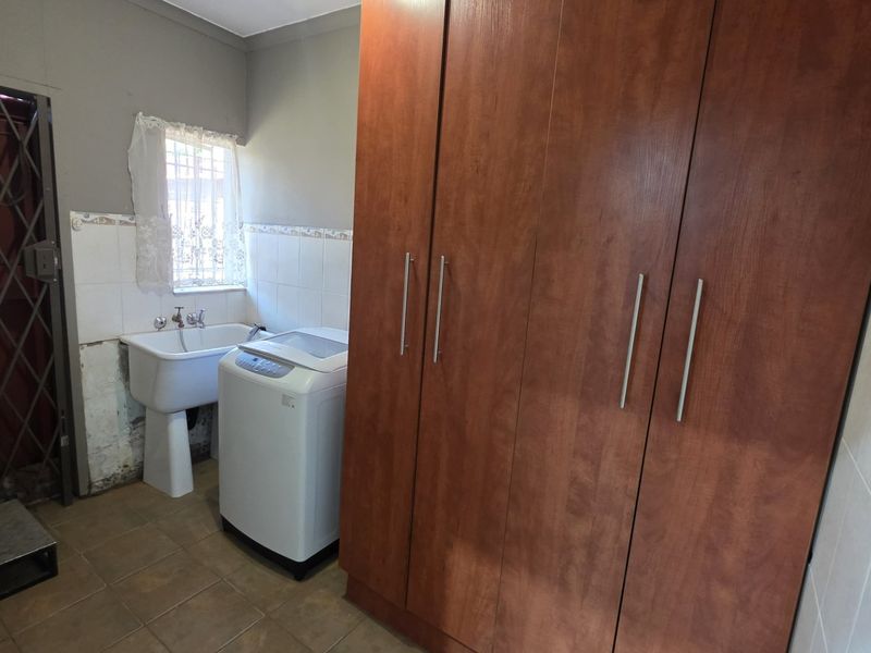 3 Bedroom family home with a flatlet FOR SALE! - Photo 4