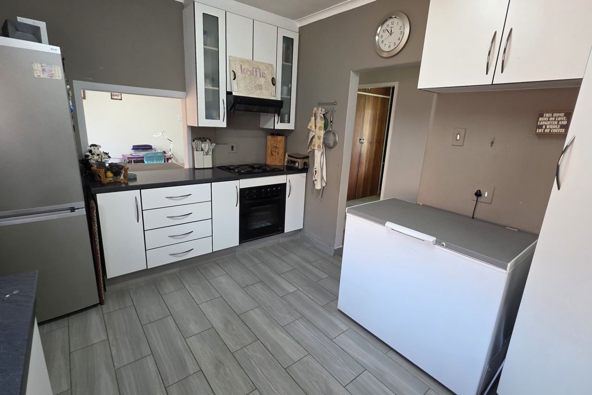 3 Bedroom family home with a flatlet FOR SALE! - Photo 3