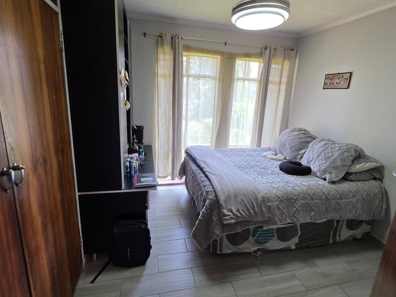 3 Bedroom family home with a flatlet FOR SALE! - Photo 8