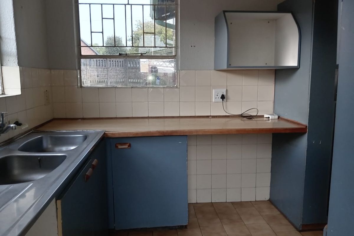 Secluded Corner House – Elandspark - Photo 3