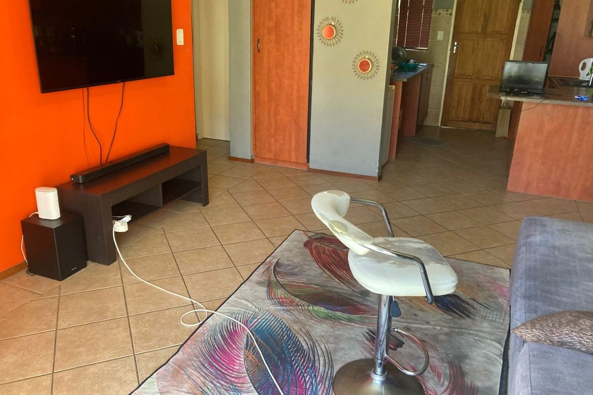 2 Bedroom 1 Bathroom family home FOR SALE! - Photo 4