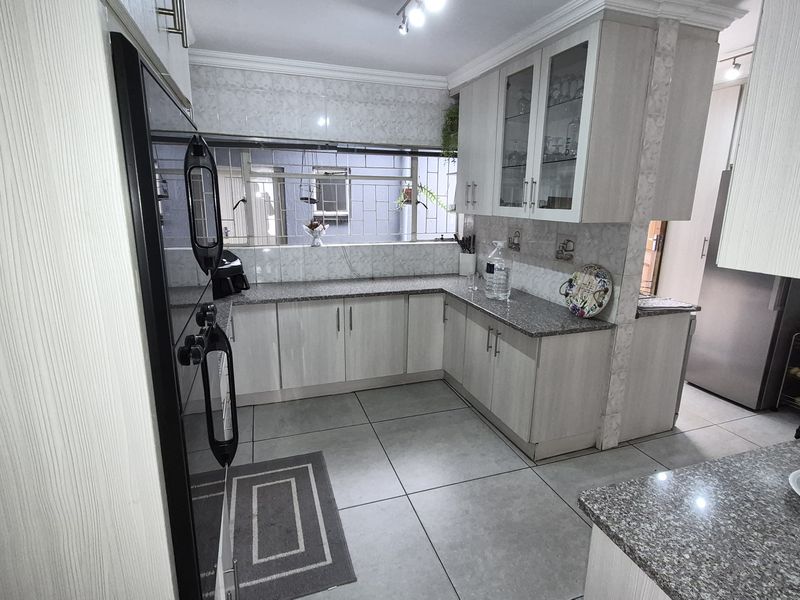 Family living in popular del Judor extension. - Photo 9