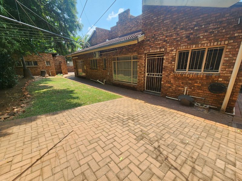 4 Bedroom Family home has it all! - Photo 9