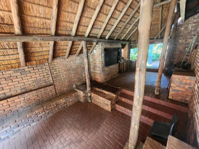 4 Bedroom Family home has it all! - Photo 8