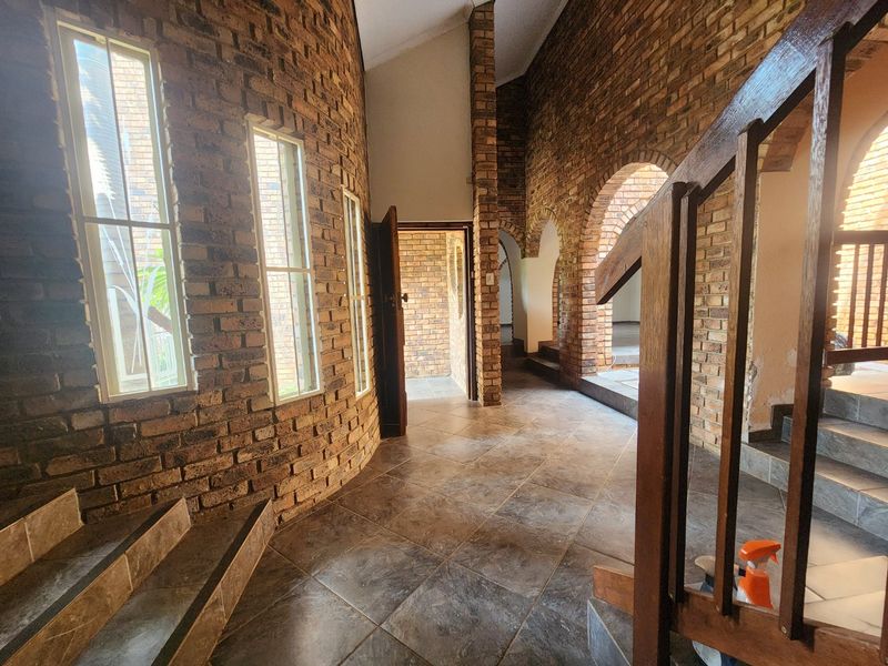 4 Bedroom Family home has it all! - Photo 2