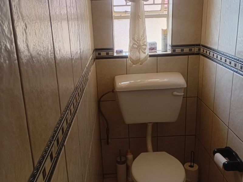 Spacious 4-Bedroom Family Home in Montana - Photo 10