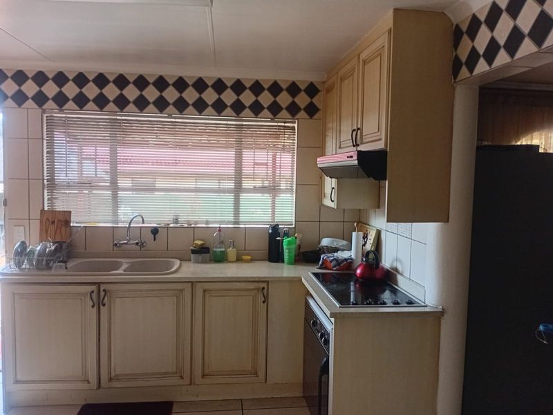 Spacious 4-Bedroom Family Home in Montana - Photo 3