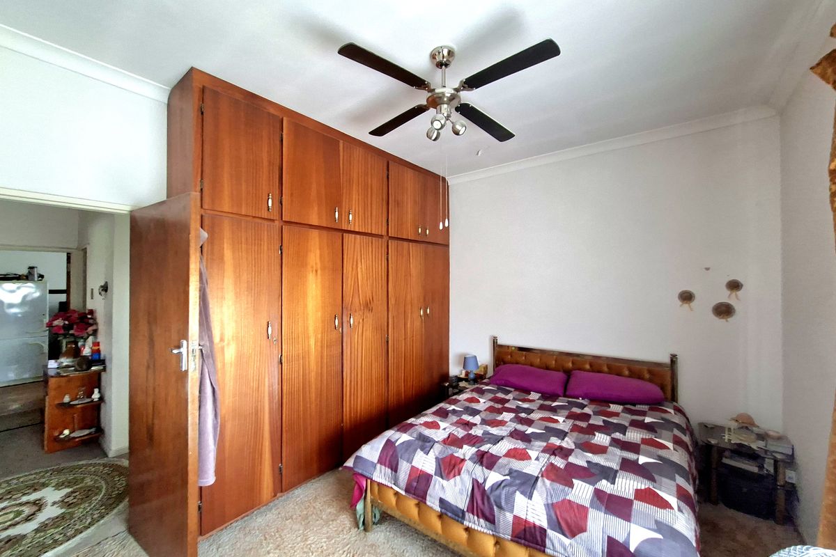 Spacious Apartment in the Heart of Town – Perfect Starter or Investment Opportunity! - Photo 4