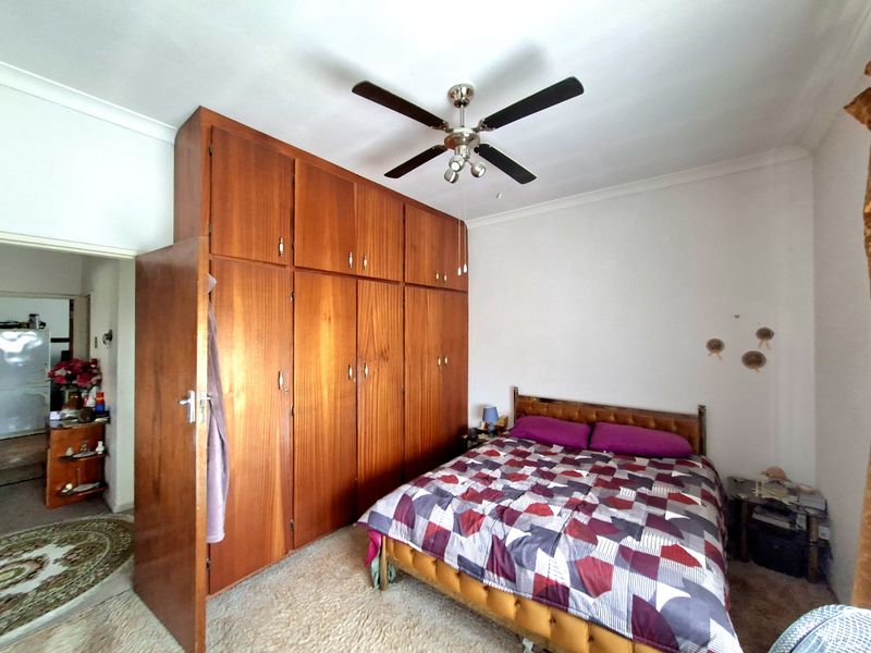 Spacious Apartment in the Heart of Town – Perfect Starter or Investment Opportunity! - Photo 4