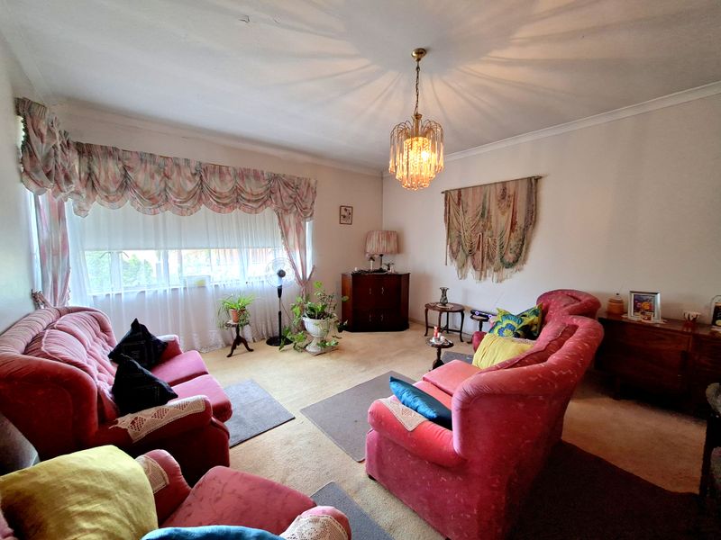 Spacious Apartment in the Heart of Town – Perfect Starter or Investment Opportunity! - Photo 8