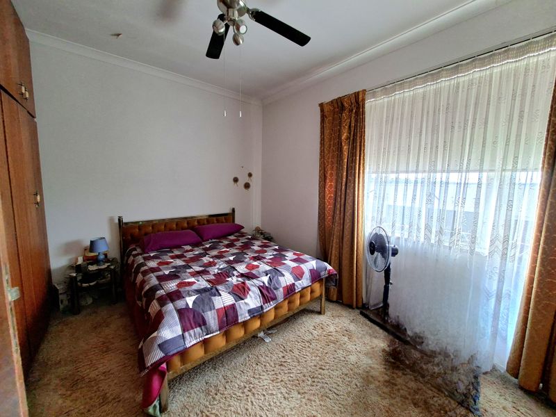 Spacious Apartment in the Heart of Town – Perfect Starter or Investment Opportunity! - Photo 5