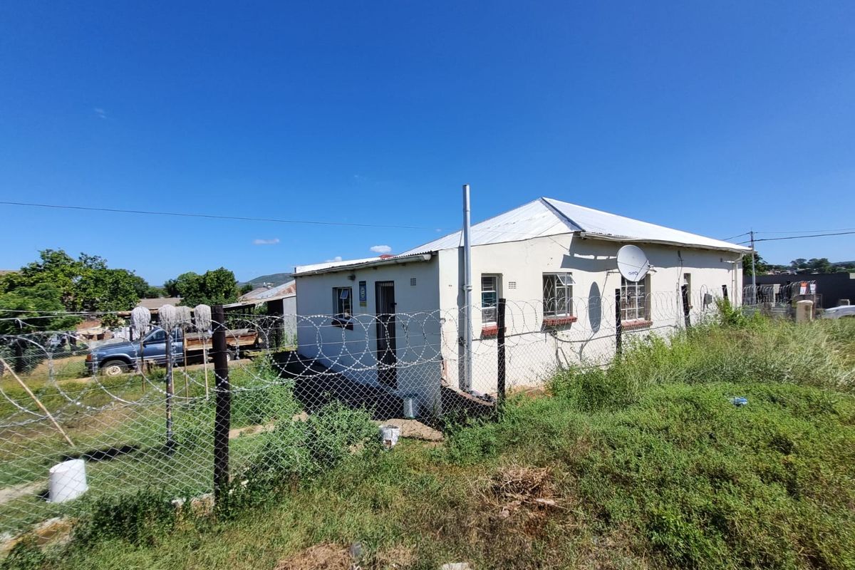 Renovator’s Dream – Spacious 3-Bedroom Home with Endless Potential - Photo 5