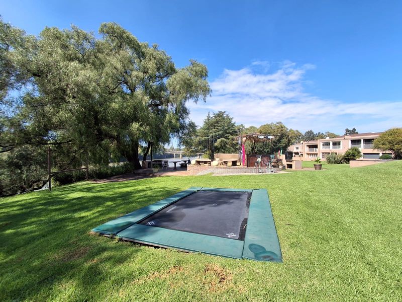 Lifestyle Living in Peacehaven – 2 Bedroom Apartment. - Photo 3