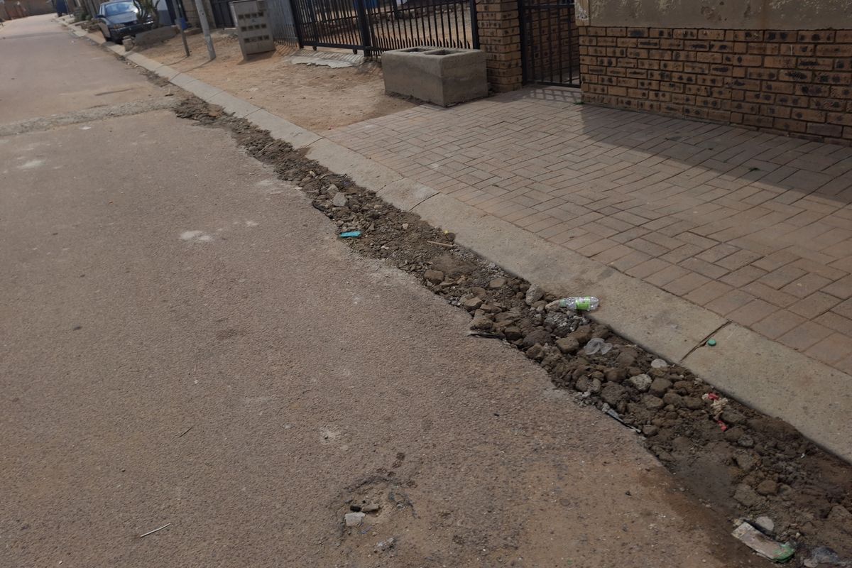 2-Bedroom Home with Investment Potential in Olievenhoutbosch Ext 26 - Photo 3