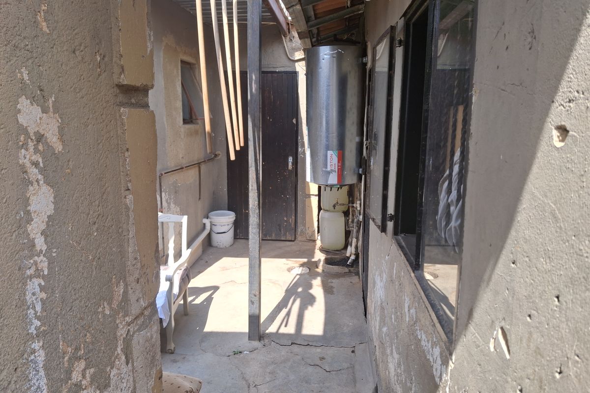 2-Bedroom Home with Investment Potential in Olievenhoutbosch Ext 26 - Photo 5