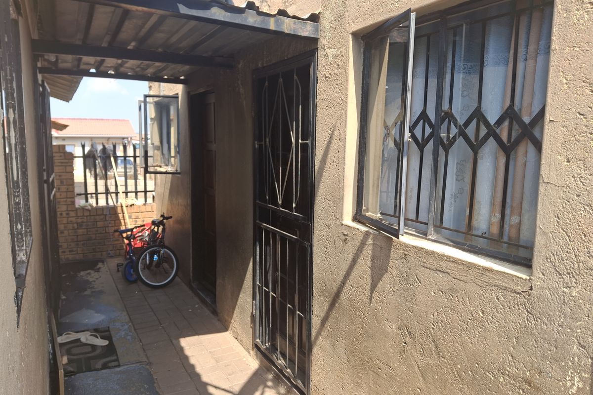 2-Bedroom Home with Investment Potential in Olievenhoutbosch Ext 26 - Photo 4