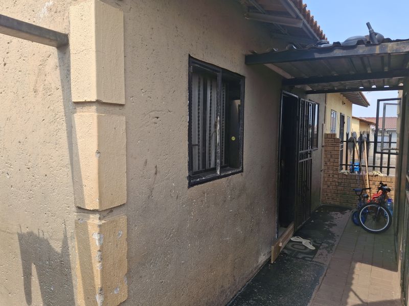2-Bedroom Home with Investment Potential in Olievenhoutbosch Ext 26 - Photo 7