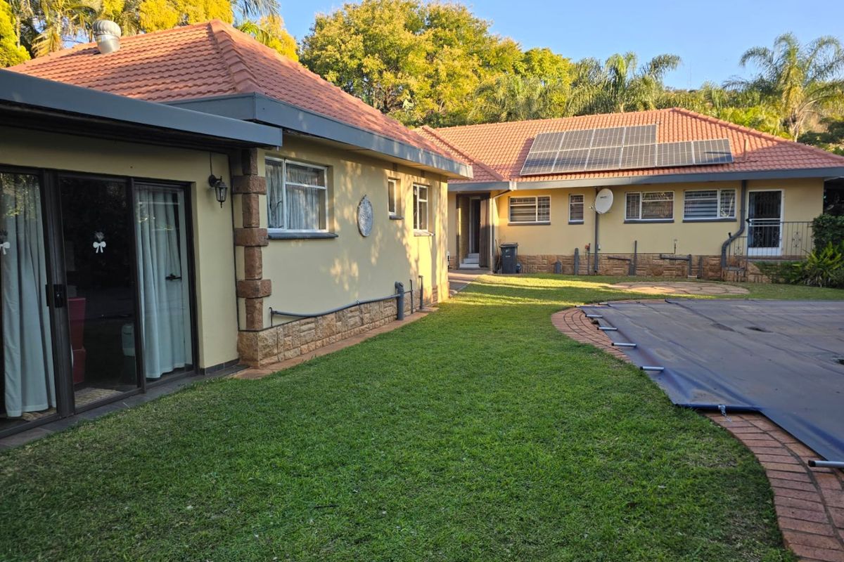 Family Home on Offer: 3 Bedrooms, 2 Bathrooms! - Photo 2