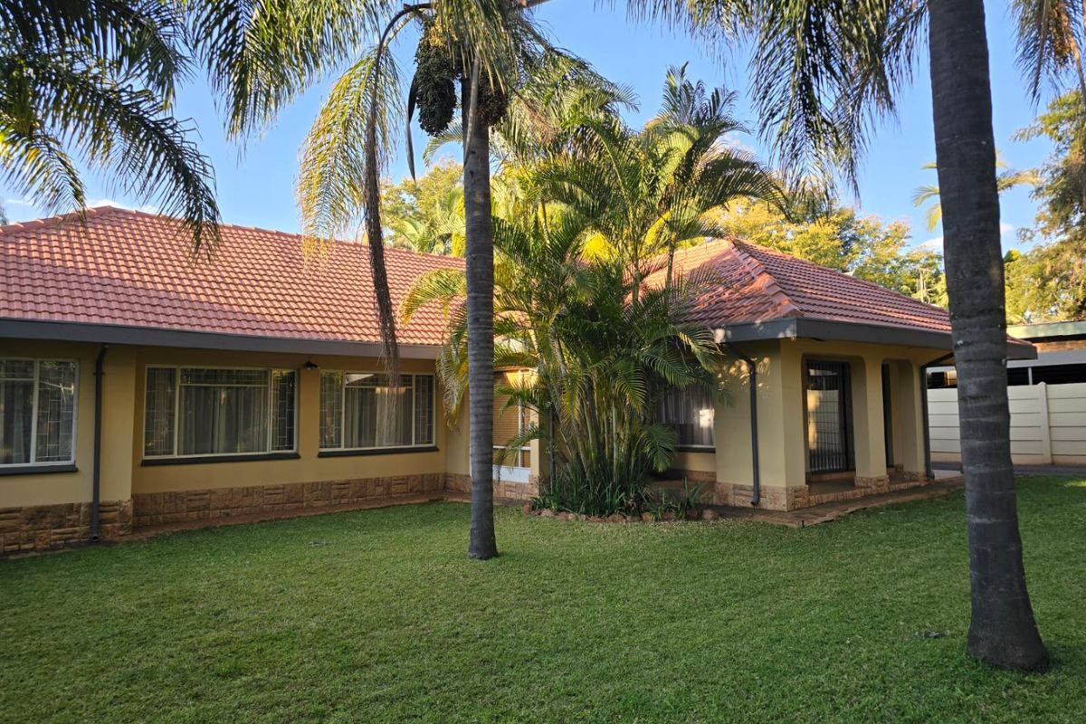 Family Home on Offer: 3 Bedrooms, 2 Bathrooms! - Photo 3