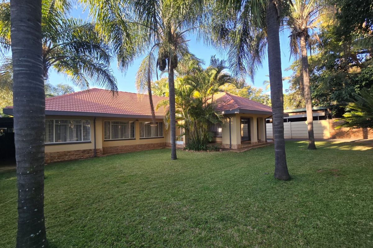 Family Home on Offer: 3 Bedrooms, 2 Bathrooms! - Photo 5