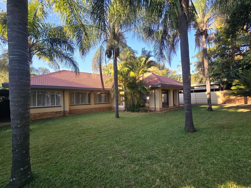 Family Home on Offer: 3 Bedrooms, 2 Bathrooms! - Photo 5