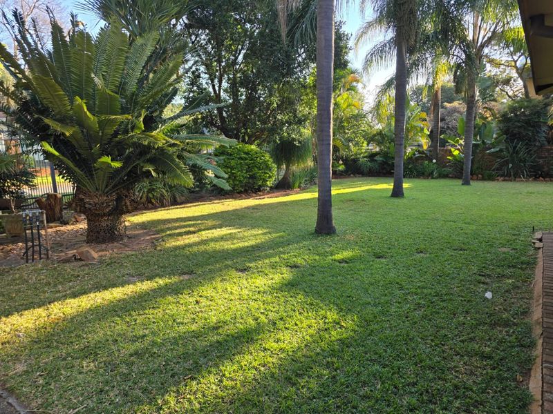 Family Home on Offer: 3 Bedrooms, 2 Bathrooms! - Photo 4