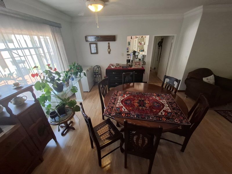 4 Bedroom House with Flatlet - Photo 6