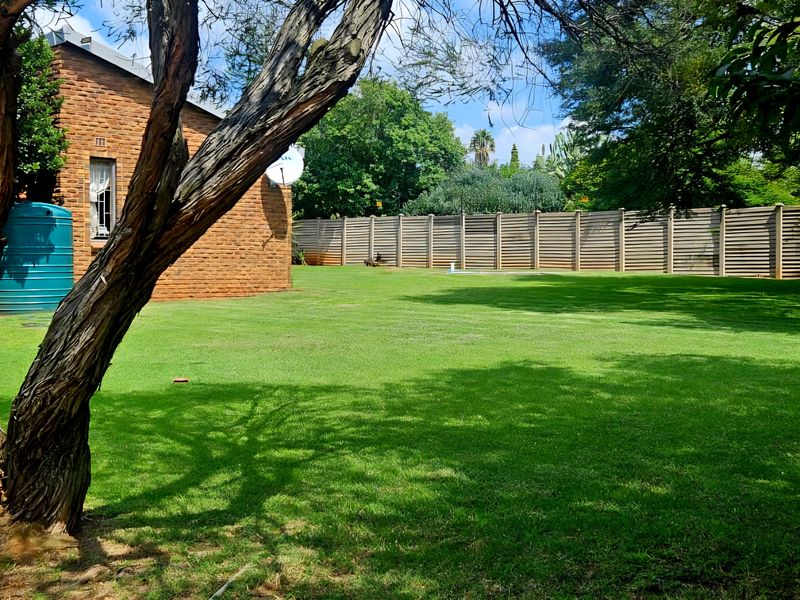 PREMIUM RESIDENTIAL OPPORTUNITY: DUAL-LIVING EXCELLENCE IN REYNO RIDGE - Photo 6