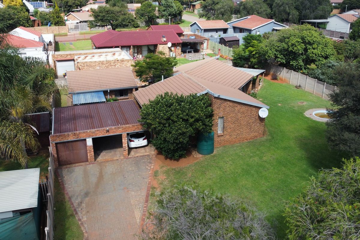 PREMIUM RESIDENTIAL OPPORTUNITY: DUAL-LIVING EXCELLENCE IN REYNO RIDGE - Photo 3