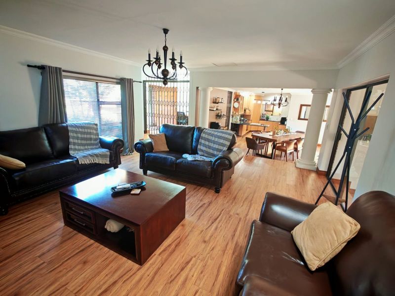 Stunning 3 Bedroom Family Home for Sale! - Photo 4