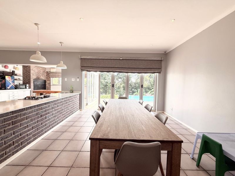 4 Bedroom home in Signal Hill - Photo 8