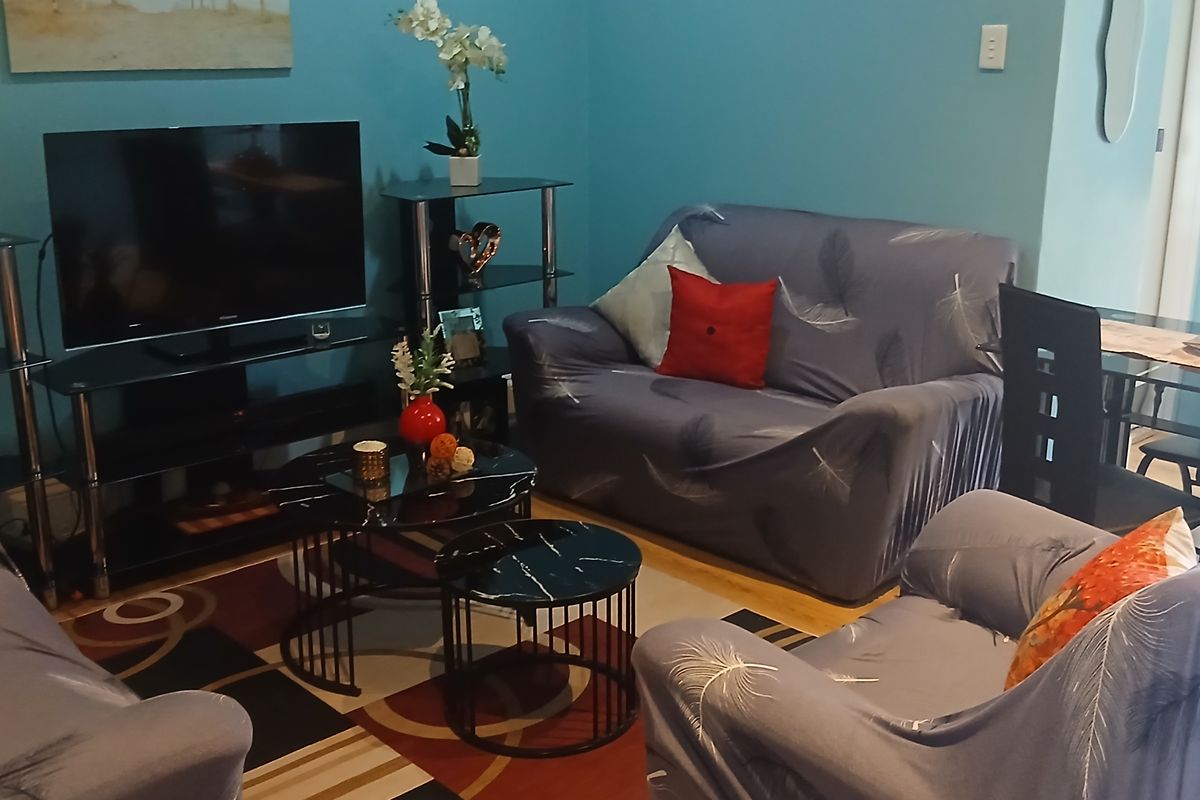 Neat move in ready semi detached home. - Photo 4