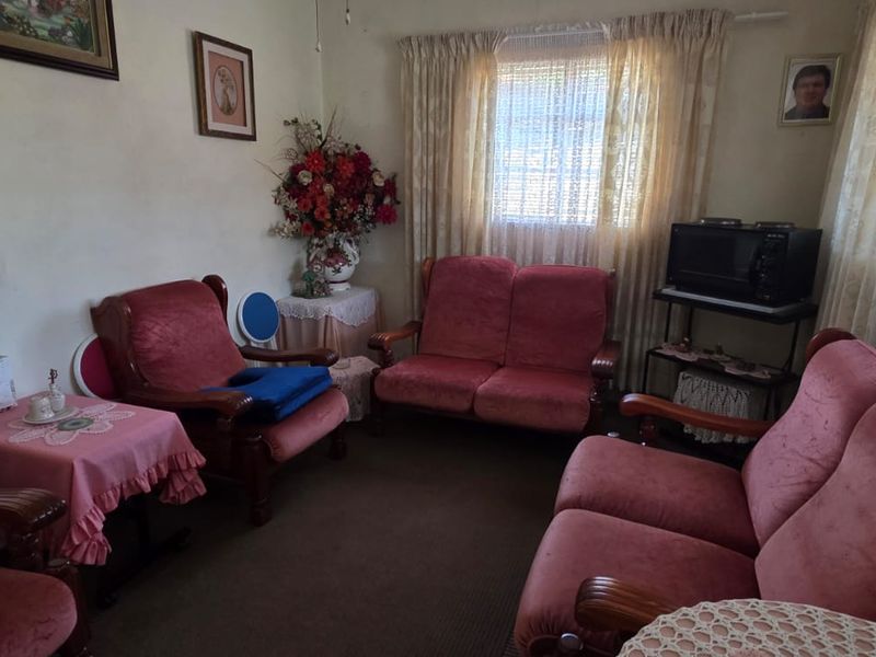 Spacious Family Home with Separate Flatlet in CE2 - Photo 2