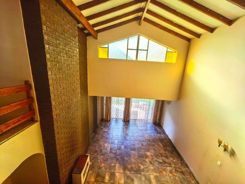 Modern, spacious family house for sale in a prime area in Sasolburg - Photo 8