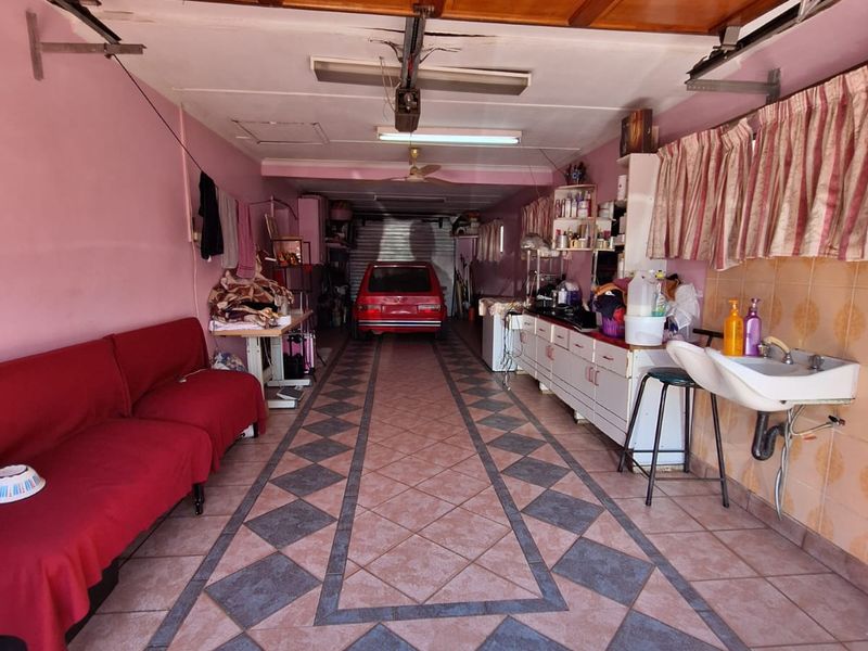 Lovely Area - Photo 6