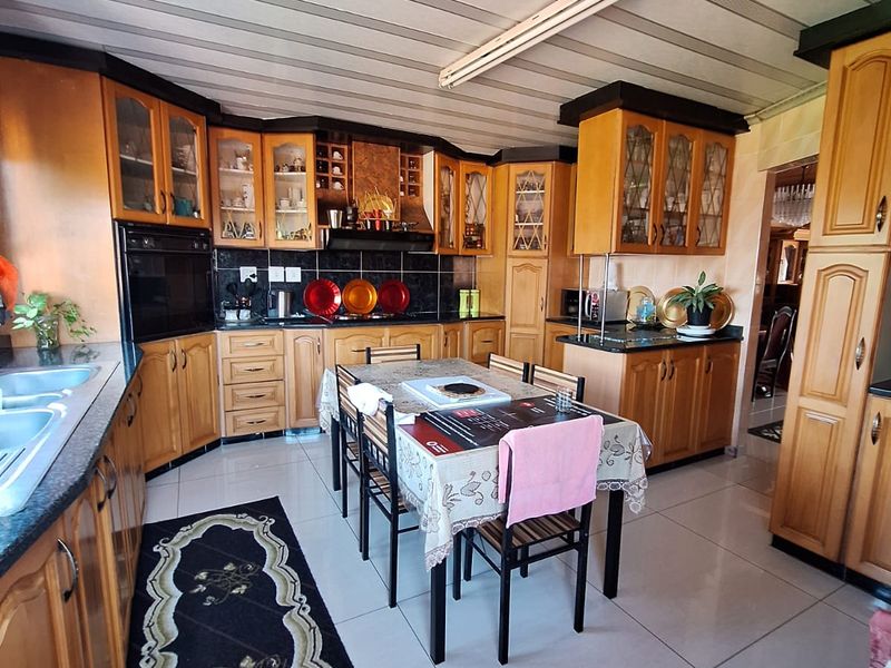 Lovely Area - Photo 4