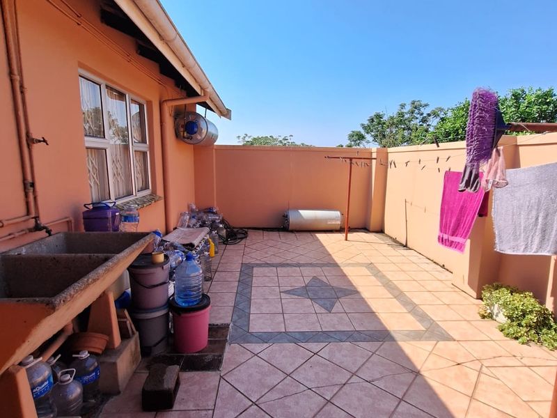 Lovely Area - Photo 10