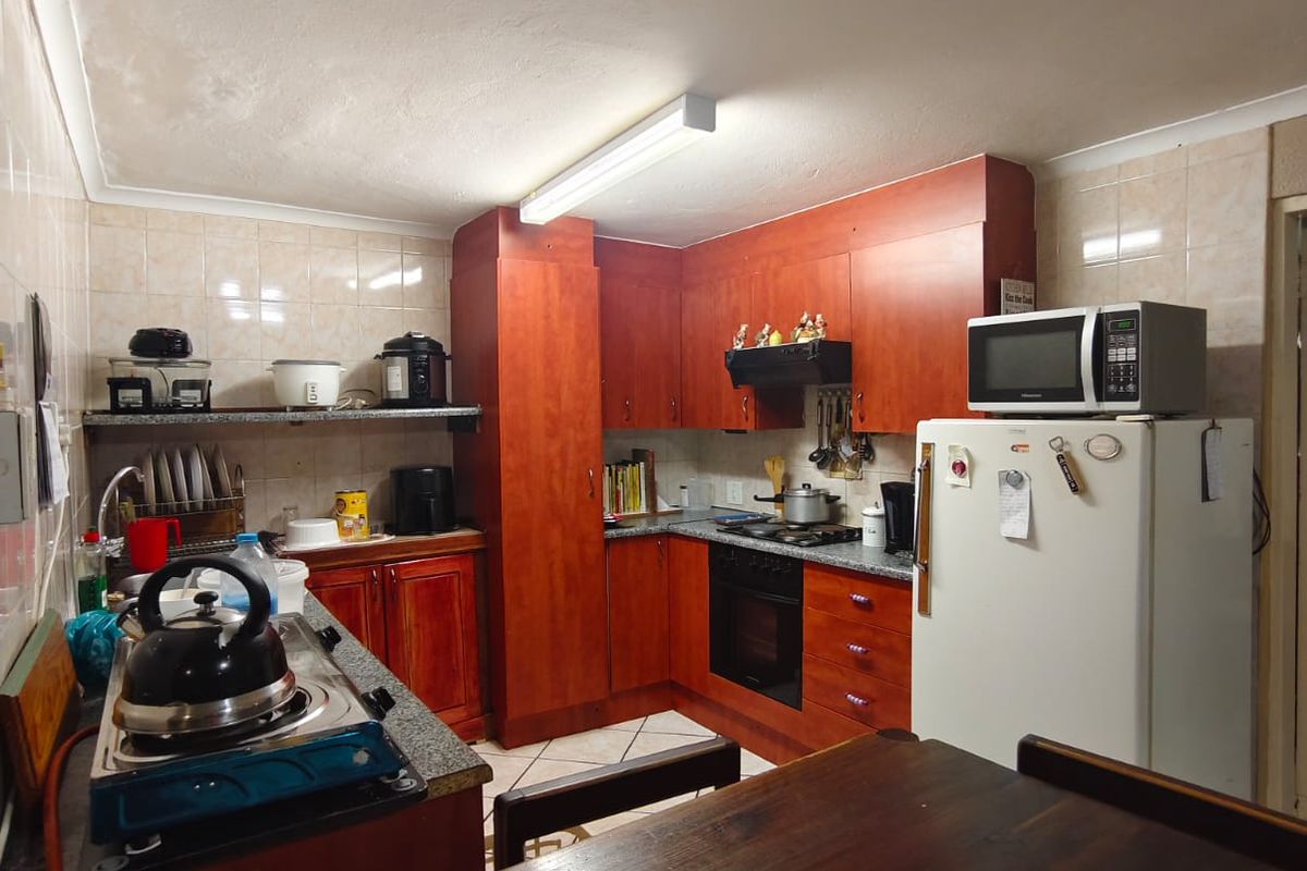 Bargain Opportunity in a Quiet & Popular Complex! - Photo 4