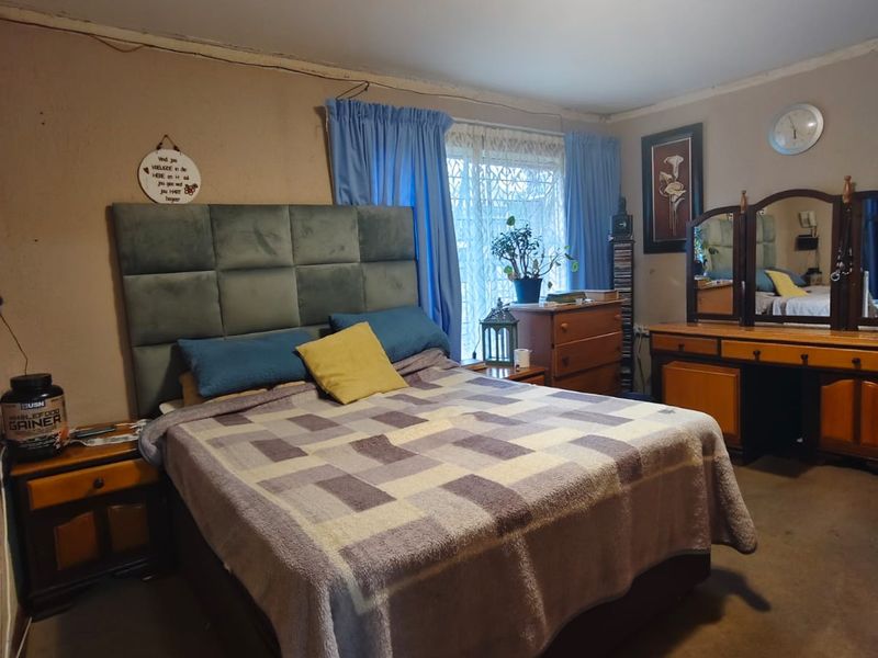 Bargain Opportunity in a Quiet & Popular Complex! - Photo 7