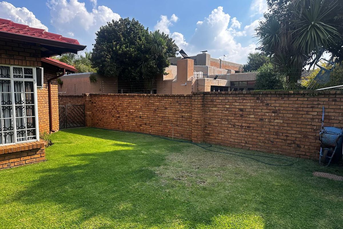 Immaculate, Move-In Ready Family Home in Secure East Village Estate - Photo 3